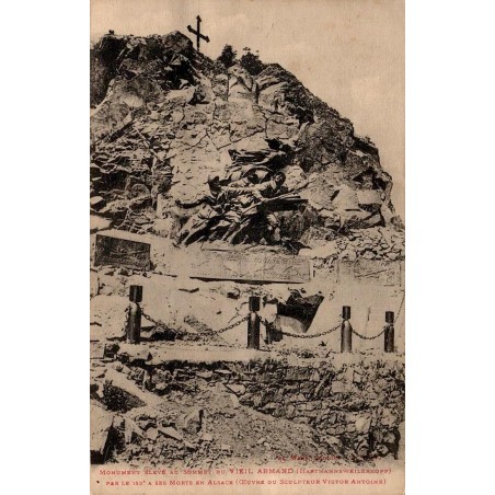 CPA Vieil-Armand monument du 152e RI au Hartmannswillerkopf par le sculpteur Victor Antoine