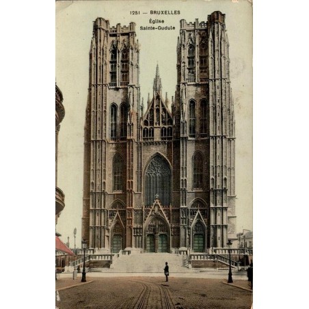 CPA Bruxelles façade gothique de l’église Sainte-Gudule en Belgique