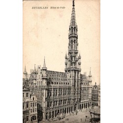 CPA Bruxelles Hôtel de Ville et beffroi gothique sur la Grand-Place