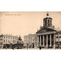 CPA Bruxelles place Royale avec tramway, attelages et église Saint-Jacques