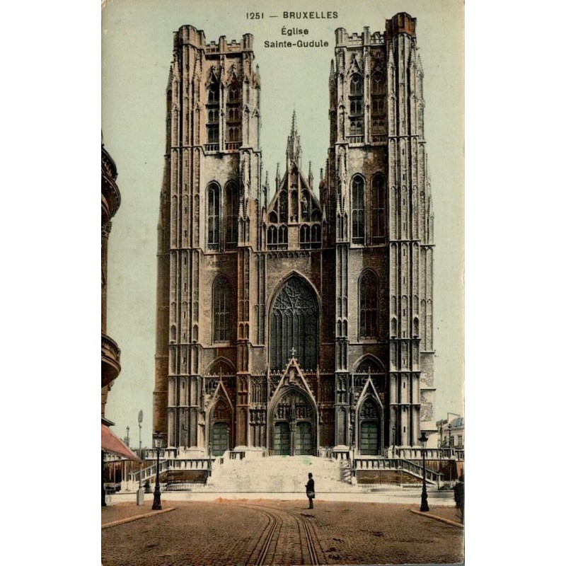CPA Bruxelles église Sainte-Gudule et façade gothique aux deux tours