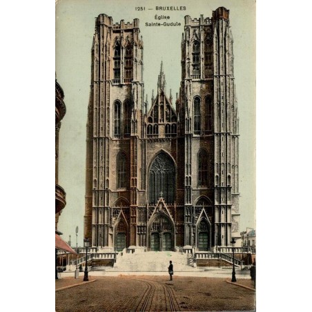 CPA Bruxelles église Sainte-Gudule et façade gothique aux deux tours