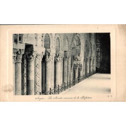 ANGERS - Les Arcades Romaines de la Préfecture