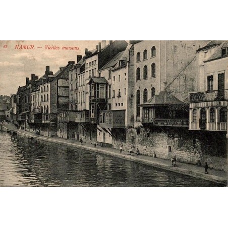 CPA Namur montrant les vieilles maisons et les quais de la Sambre en Belgique