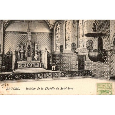 CPA Bruges montrant l’intérieur de la chapelle du Saint-Sang et son maître-autel