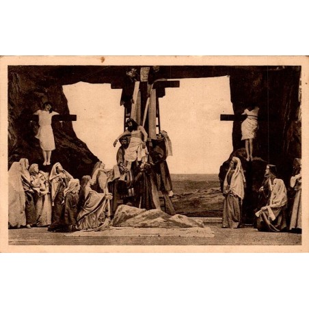 CPA Nancy montrant Jésus descendu de la Croix lors du spectacle de la Passion vers 1905