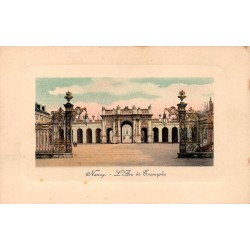 CPA Nancy Arc Héré vu entre les grilles de la place de la Carrière, carte colorisée