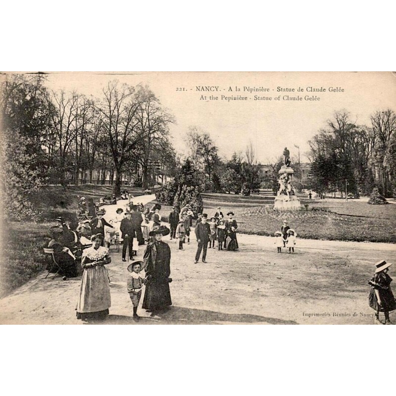 CPA Nancy Pépinière statue de Claude Gellée avec promeneurs en tenue d’époque