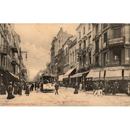 CPA Nancy rue Saint-Dizier Point Central avec tramway et commerces animés