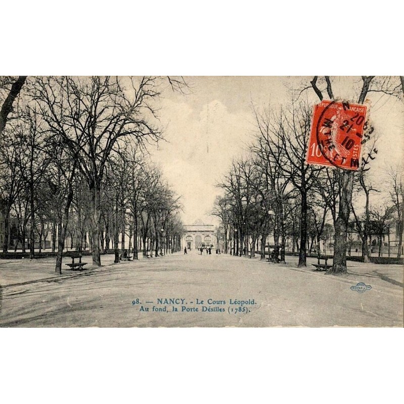CPA circulée Nancy cours Léopold avec porte Désilles au fond de la promenade