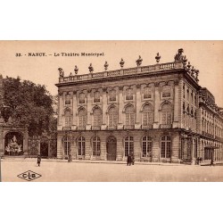 CPA Nancy théâtre municipal de la place Stanislas avec fontaine et grilles Jean Lamour
