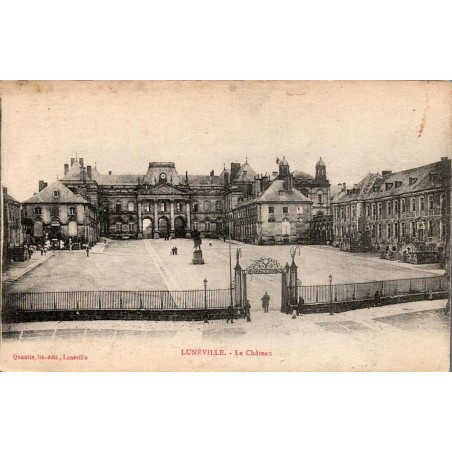 CPA Lunéville château et cour d’honneur en Meurthe-et-Moselle