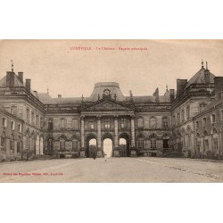 CPA Lunéville façade principale du château vue depuis la cour d’honneur