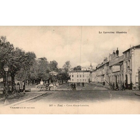 CPA Toul Cours Alsace-Lorraine, rue animée avec attelage et façades lorraines