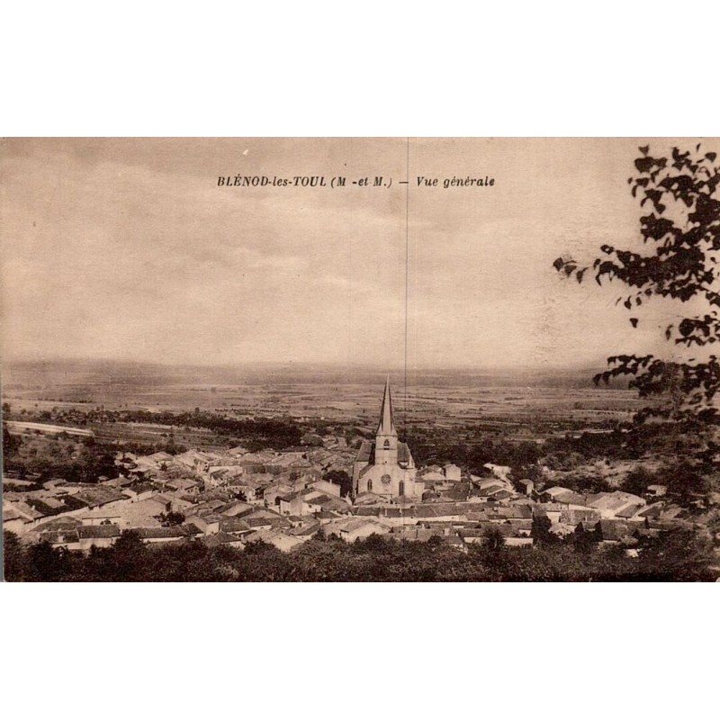 CPA Blénod-lès-Toul vue générale du village et de l’église en Meurthe-et-Moselle