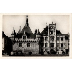 SAUMUR - L'Hôtel de ville (XVè siècle)