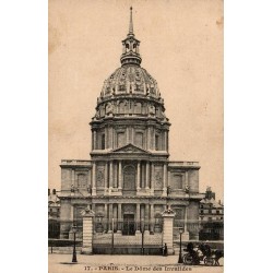 CPA Paris Le Dôme des Invalides vue frontale de la coupole
