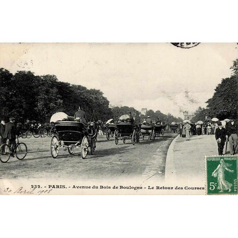 CPA Paris avenue du Bois de Boulogne retour des courses avec attelages en 1909