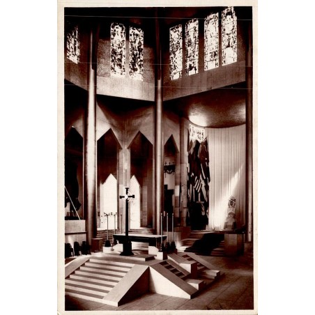 CPSM Paris 1937 sanctuaire du Pavillon catholique pontifical