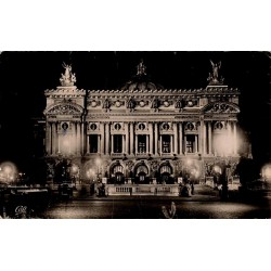 CPSM Paris Opéra Garnier illuminé de nuit en 1951