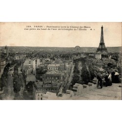 CPA panorama de Paris depuis l’Arc de Triomphe vers la tour Eiffel