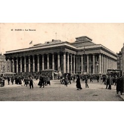 CPA Paris La Bourse Palais Brongniart avec omnibus et passants en 1912