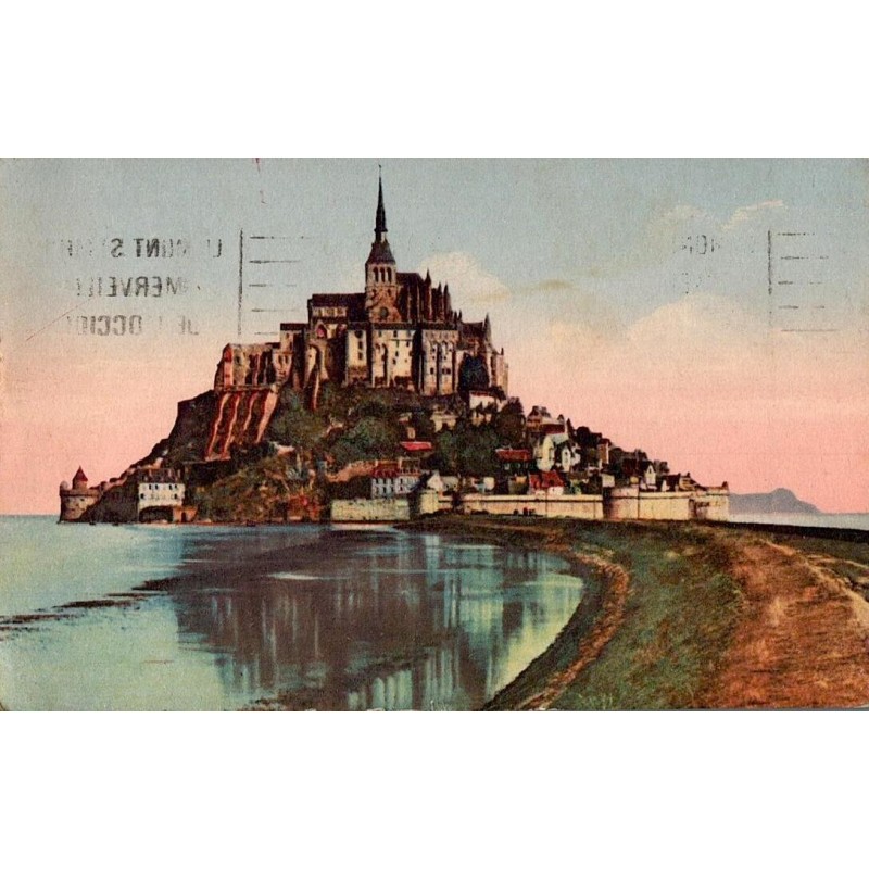 Carte postale ancienne du Mont-Saint-Michel prise de la digue lors d’une grande marée