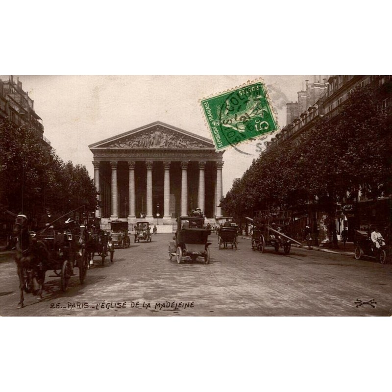 CPA Paris église de la Madeleine avec automobiles et attelages Belle Époque