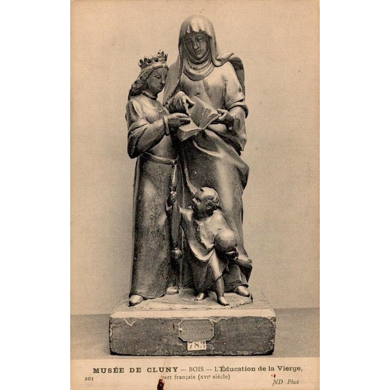 CPA Paris Musée de Cluny Éducation de la Vierge sculpture gothique sur bois