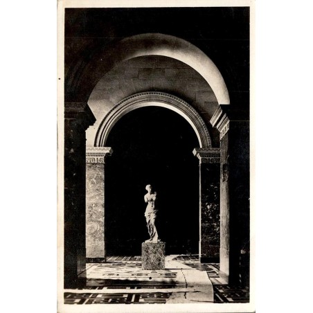 CPSM Paris Louvre Vénus de Milo la nuit