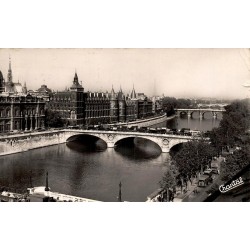 CPSM Paris Conciergerie et Seine vue panoramique carte postale circulée 1955
