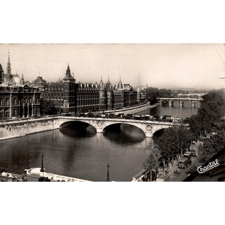 CPSM Paris Conciergerie et Seine vue panoramique carte postale circulée 1955