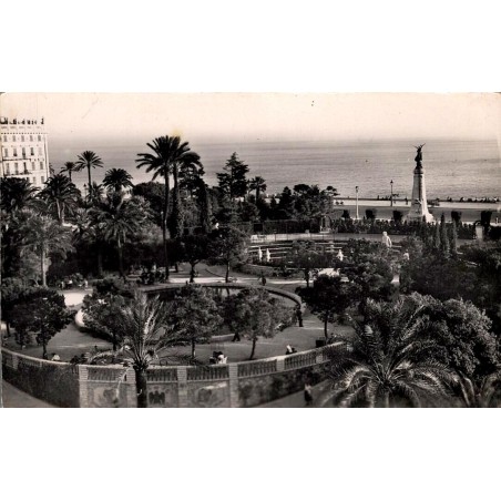 CPSM Nice jardins Albert-Ier vue sur la Promenade des Anglais