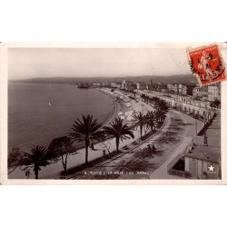 CPA Nice baie des Anges promenade et palmiers Alpes-Maritimes