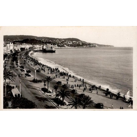 CPSM Nice promenade des Anglais animée baie des Anges