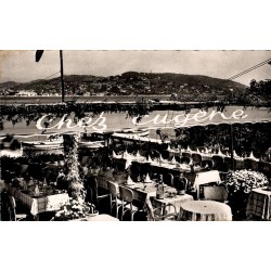 CPSM île Sainte-Marguerite Cannes, terrasse du restaurant Raimbault Chez Eugène