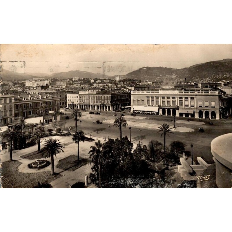 CPSM Nice place Masséna, Casino municipal et jardins avec palmiers, Alpes-Maritimes