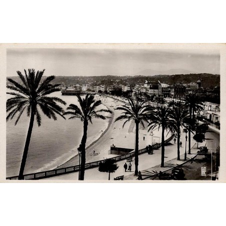 CPSM Nice quai des États-Unis avec palmiers, plage et front de mer des Alpes-Maritimes
