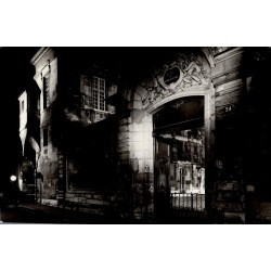 CPSM portail monumental en pierre photographié de nuit, vue architecturale française