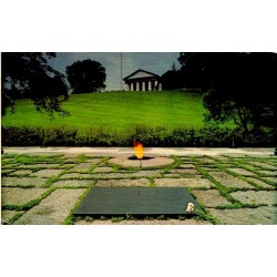 CPM Arlington tombe de John F. Kennedy avec flamme éternelle au cimetière national