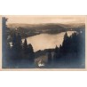 CPA Titisee lac de la Forêt-Noire entouré de sapins, Bade-Wurtemberg Allemagne