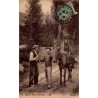 CPA Types de Paysans Pyrénéens, femme à dos d’âne et personnages en costumes ruraux