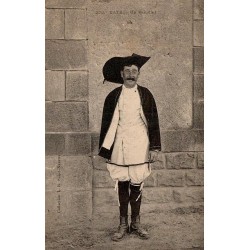 CPA Batz-sur-Mer 1907, portrait d’un paludier en costume traditionnel de la presqu’île guérandaise