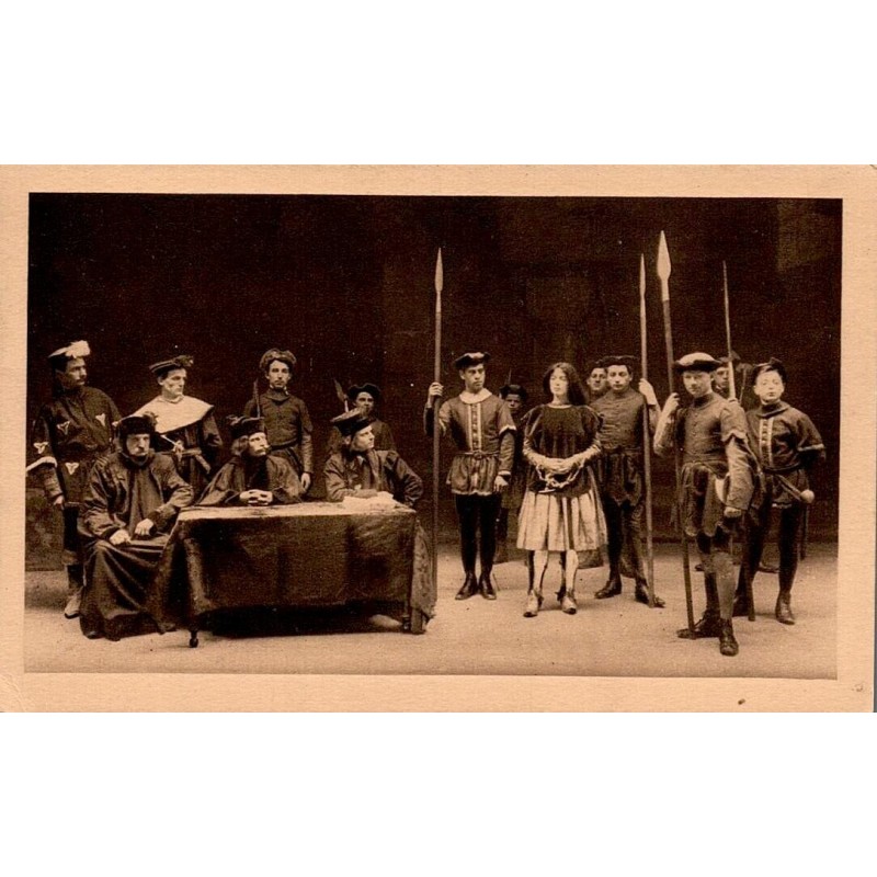 CPA Nancy Théâtre de la Passion, Jeanne d’Arc lors de l’interrogatoire dans la prison, scène théâtrale