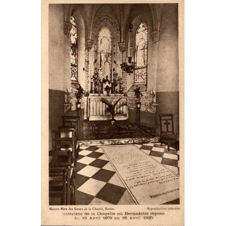 CPSM Nevers Maison Mère des Sœurs de la Charité, chapelle où reposa Bernadette Soubirous de 1879 à 1925