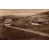 CPA Triberg Hohnen en Forêt-Noire avec chapelle, croix et ferme traditionnelle allemande