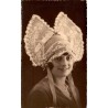 CPSM portrait de jeune femme portant une grande coiffe traditionnelle en dentelle et costume régional