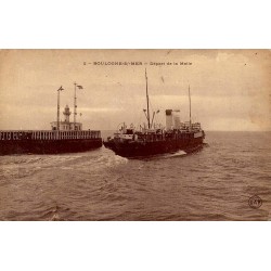CPA Boulogne-sur-Mer départ de la Malle, vapeur quittant le port près de la jetée en 1908