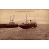 CPA Boulogne-sur-Mer départ de la Malle, vapeur quittant le port près de la jetée en 1908