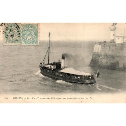 CPA Dieppe Le Furet sortant des jetées pour une promenade en mer, vapeur LL n°149 vers 1905